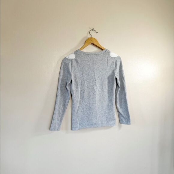SALE! Gray Tommy Hilfiger Argyle V-Neck Sweater Size S EUC - Picture 3 of 6